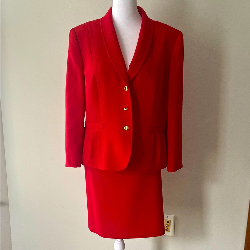 TAHARI Arthur A. Levine Elegant Red Women's Skirt Suit